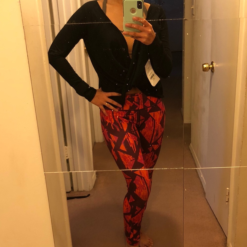 Fabletics L/S Tee - Picture 2 of 3